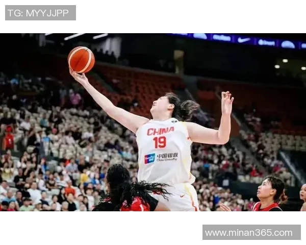 杨秀英专访：从青涩少女到篮球明星的奋斗与成长之路