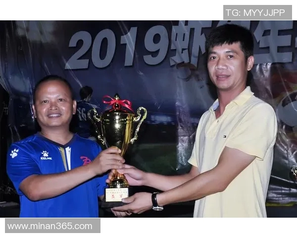 足球明星学历大揭秘:从校园到绿茵场的学术之路与成就分析 足球明星学历大揭秘:从校园到绿茵场的学术之路与成就分析