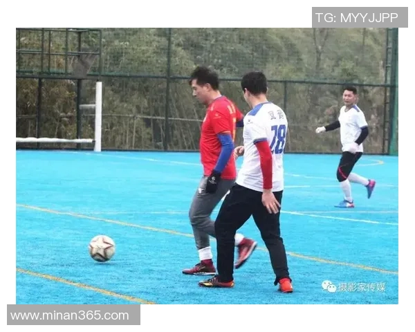 足球明星的专属旋律与梦想之歌:为绿茵场上的英雄谱写的英文乐章